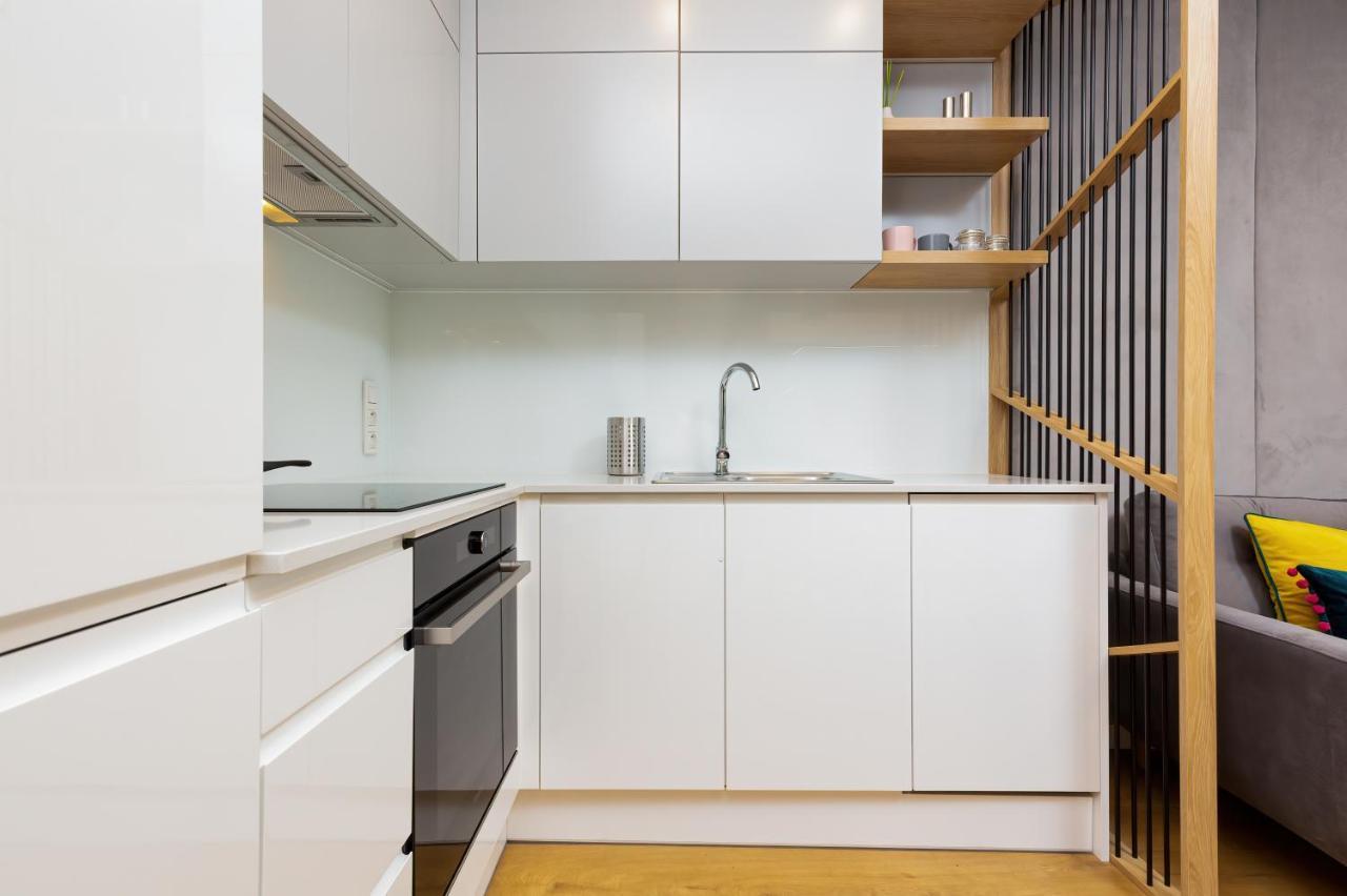 Apartment City Center Grzybowska By Renters Prestige 바르샤바 외부 사진