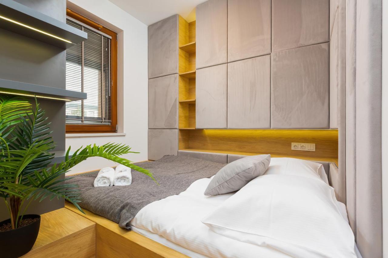 Apartment City Center Grzybowska By Renters Prestige 바르샤바 외부 사진